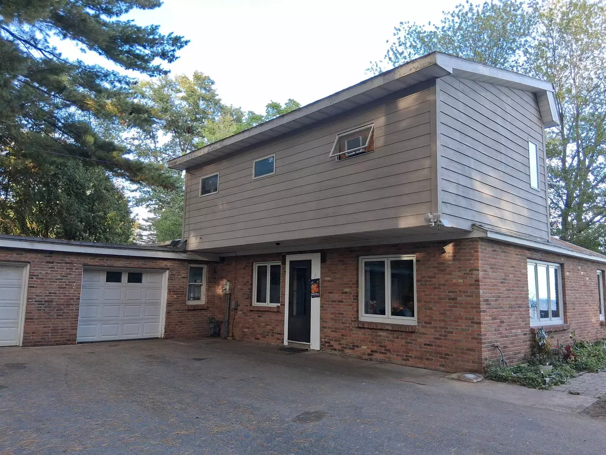 Marinette, WI 54143,N2796 SHORE DR