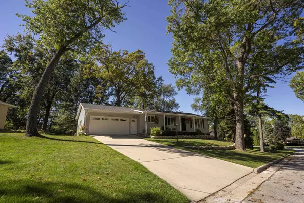 Green Bay, WI 54311,1123 ST CHARLES DR