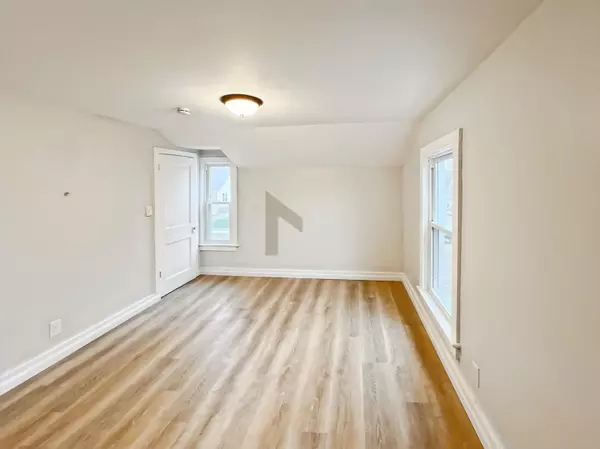 Oshkosh, WI 54901-3844,1328 N MAIN ST