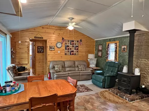 Dunbar, WI 54119,N18386 WOODLAND LN
