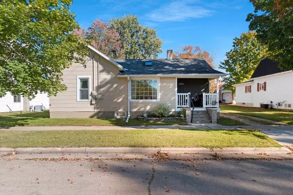 201 MODOC ST, Clintonville, WI 54929-1634
