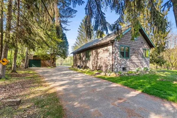 W5424 NORTH SHORE DR, Shawano, WI 54166