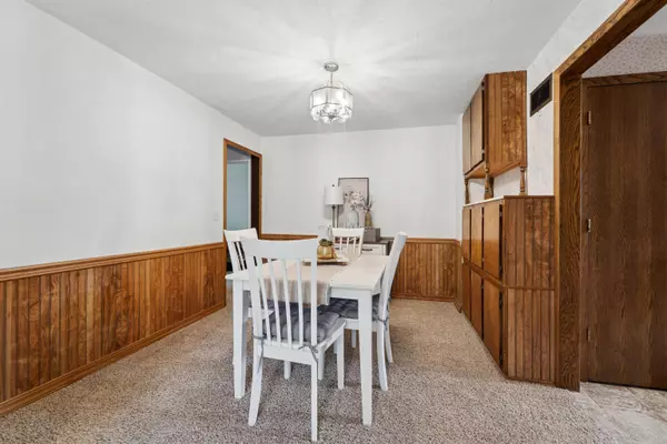 Appleton, WI 54915,2427 BARBARA AVE