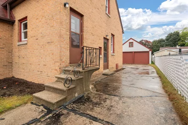 Manitowoc, WI 54220,1328 S 21ST ST