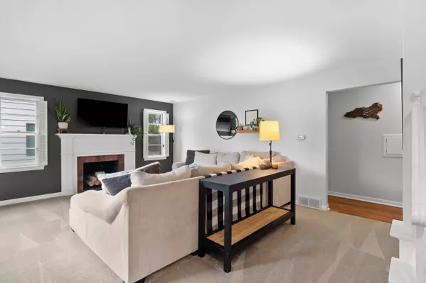 Green Bay, WI 54301,156 CUSTER CT