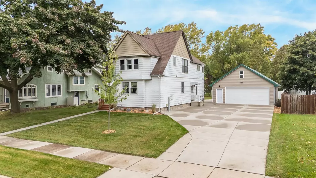 719 GRIGNON ST, Kaukauna, WI 54130