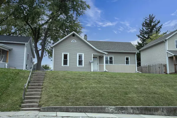 Kaukauna, WI 54130,113 W 4TH ST