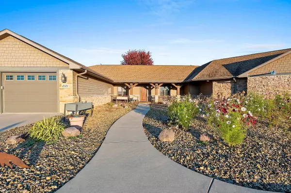 De Pere, WI 54115,2121 FOX POINT CIR