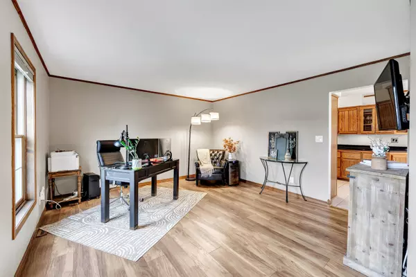 Green Bay, WI 54304,1307 BLUE RIDGE DR