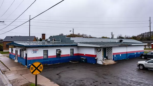 Waupaca, WI 54981,408 OAK ST