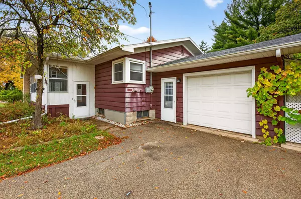 Wautoma, WI 54982,633 S CAMBRIDGE ST