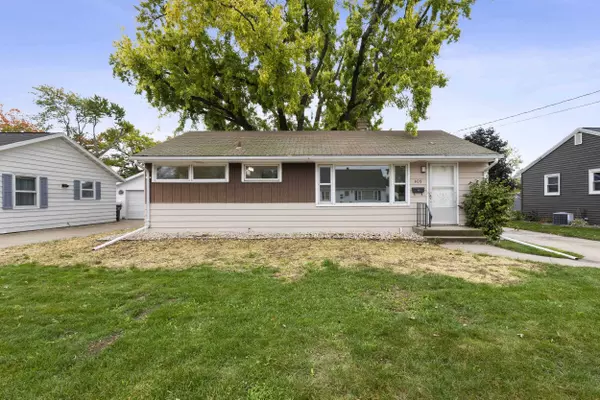 405 E 17TH ST, Kaukauna, WI 54130