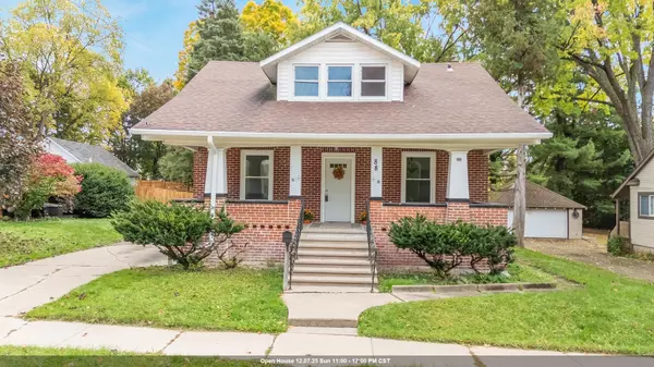 88 N CLINTON AVE, Clintonville, WI 54929