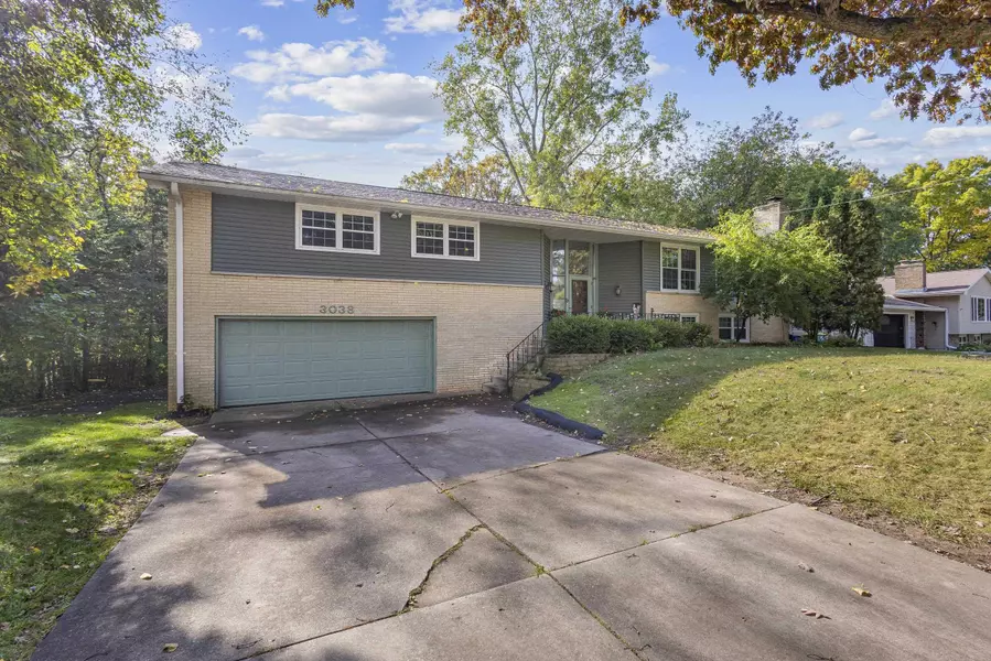 3038 BAY VIEW DR, Green Bay, WI 54311