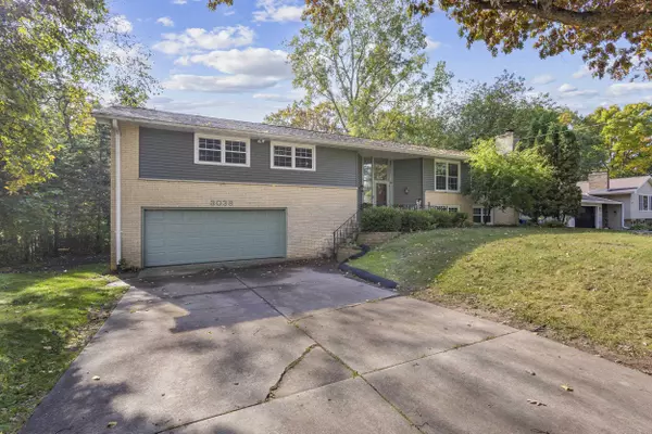 3038 BAY VIEW DR, Green Bay, WI 54311