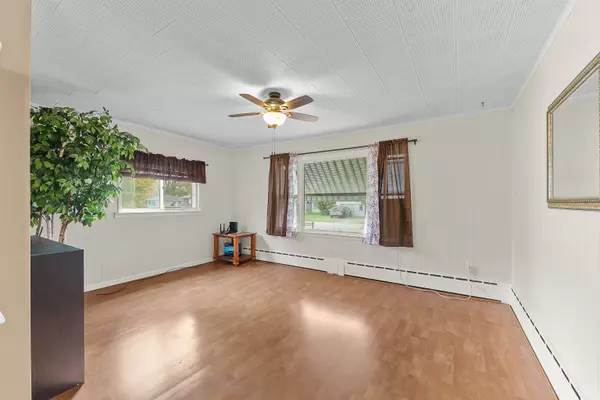 Fond Du Lac, WI 54935-3718,55 ROYAL AVE