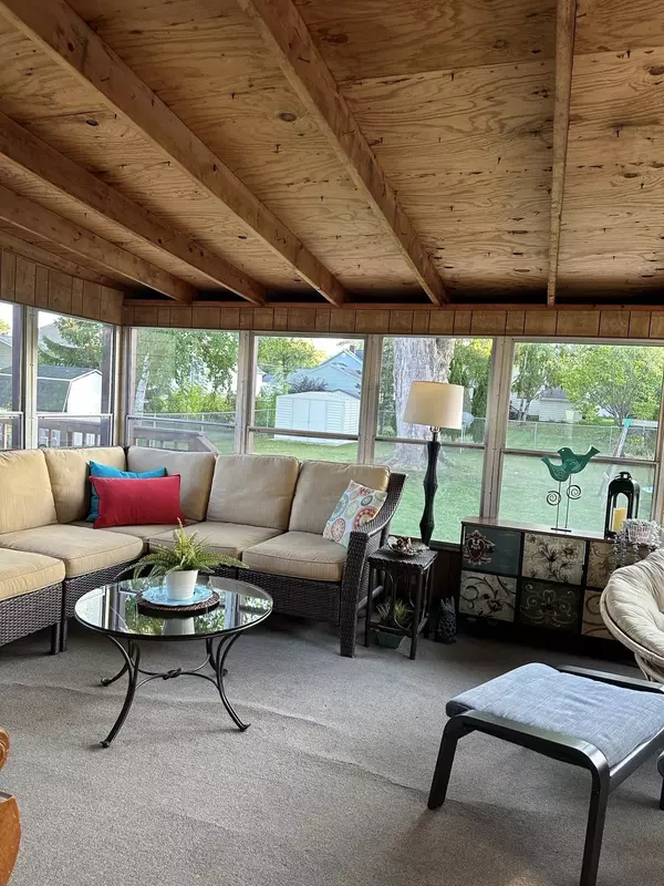 Green Bay, WI 54303-4040,1193 BOND ST