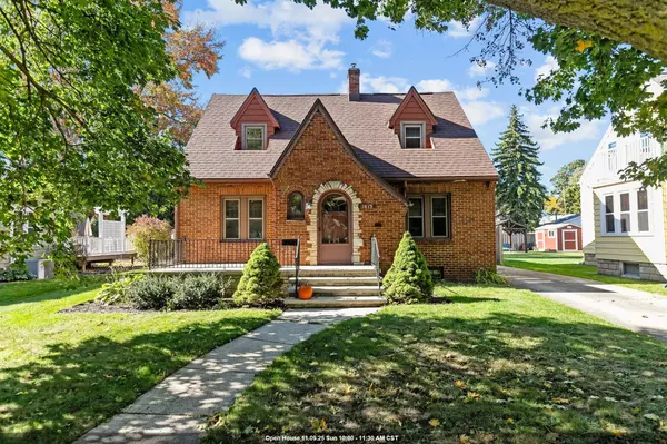 1613 N DIVISION ST, Appleton, WI 54911-3563