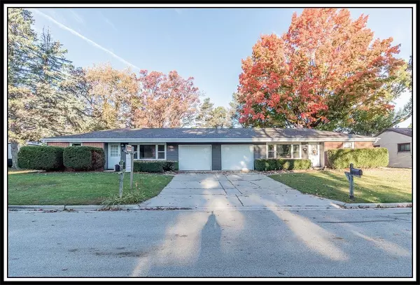 806 SUNNY LN, Green Bay, WI 54304-2130