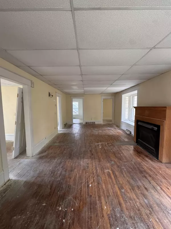Waupaca, WI 54981,213 S FRANKLIN ST