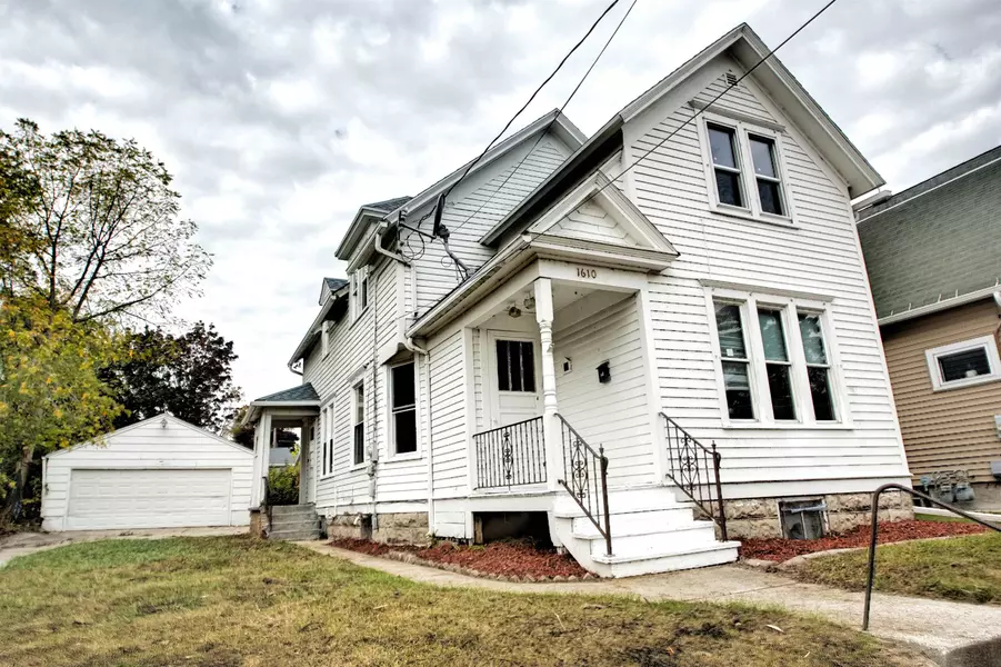 1610 S 10TH ST, Manitowoc, WI 54220