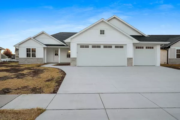 1390 CROSSROADS DR, De Pere, WI 54115-0000