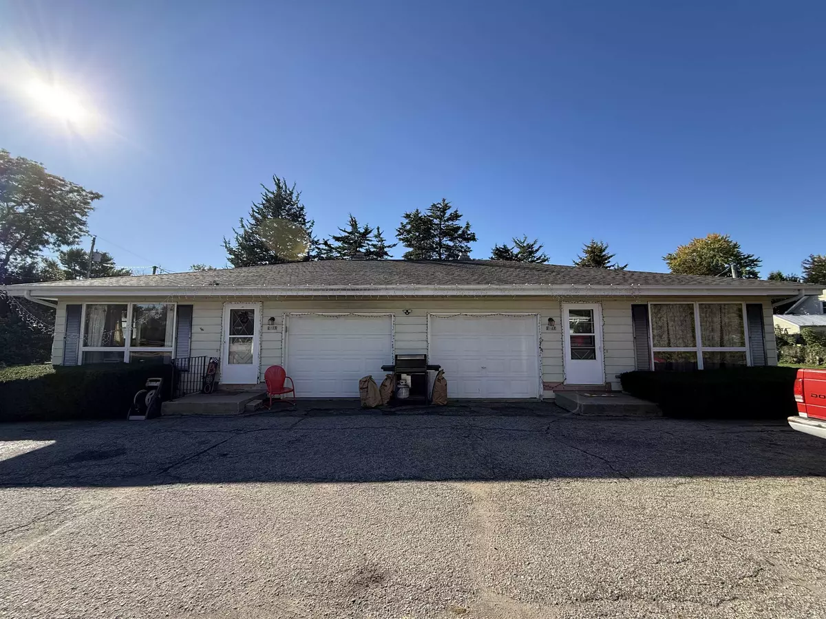 Oshkosh, WI 54901,2015 PARKSIDE DR