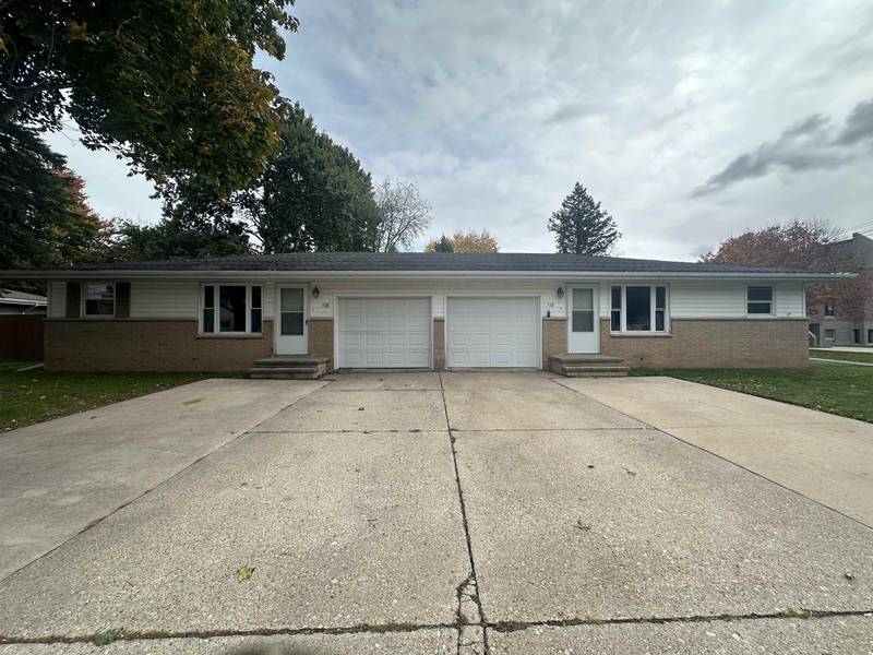 308 S MAPLE ST, Black Creek, WI 54106-9785