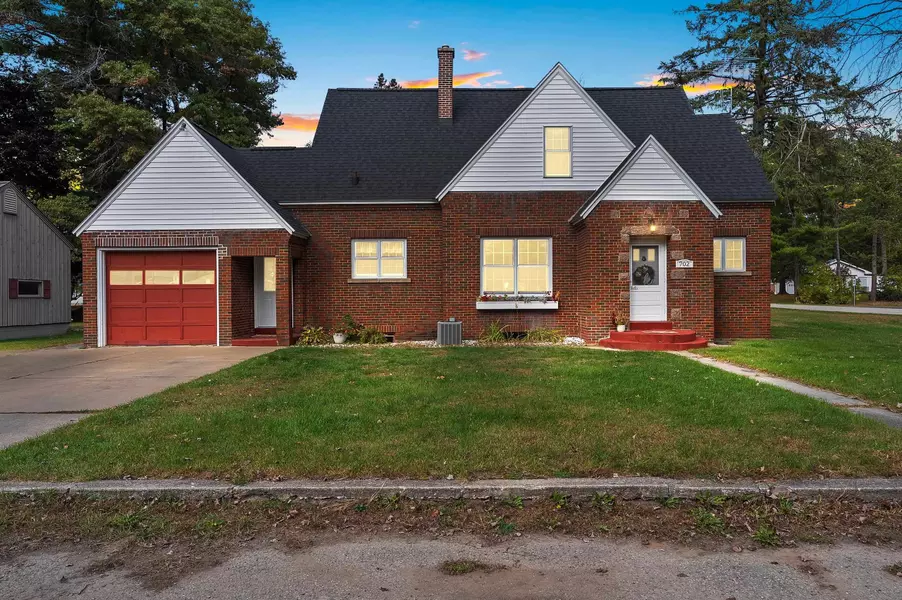 702 MIRA AVE, Crivitz, WI 54114