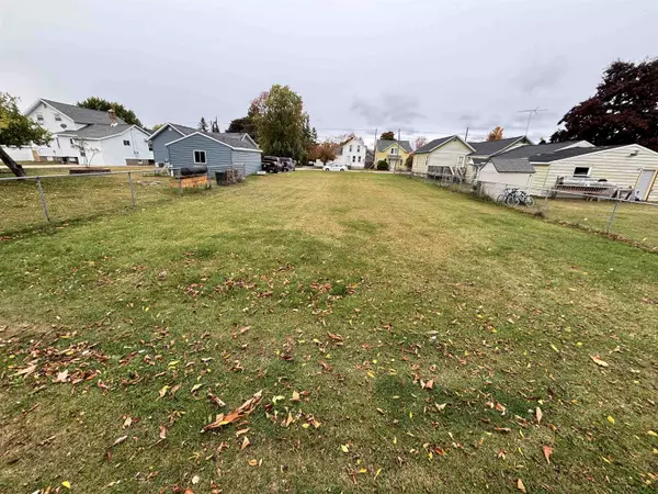 Menominee, MI 49858,2105 11TH AVE