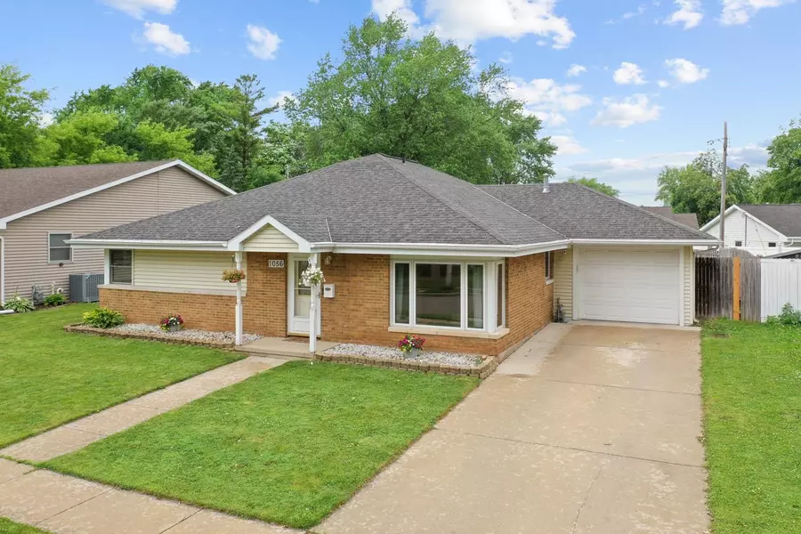 1056 ST PAUL ST, Green Bay, WI 54304-2472