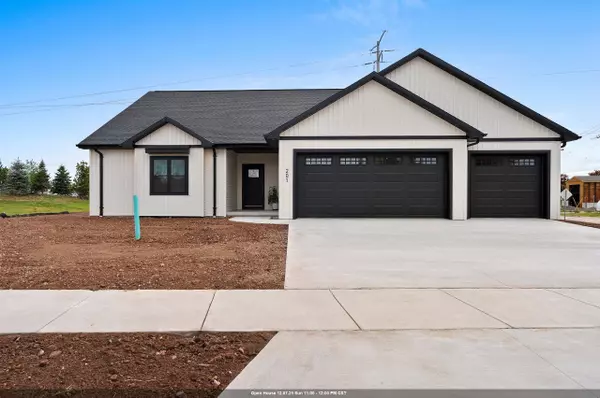 201 RIVERS EDGE DR, Kimberly, WI 54136