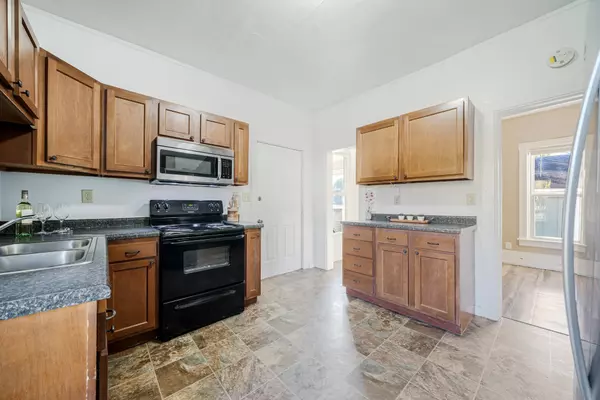 Oshkosh, WI 54901-2736,1514 ELMWOOD AVE