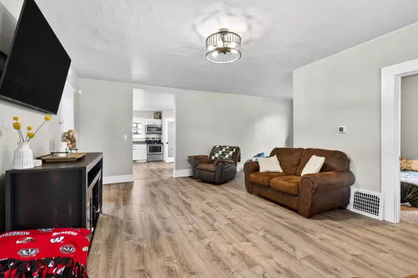 Menasha, WI 54952-2461,654 DEPERE ST