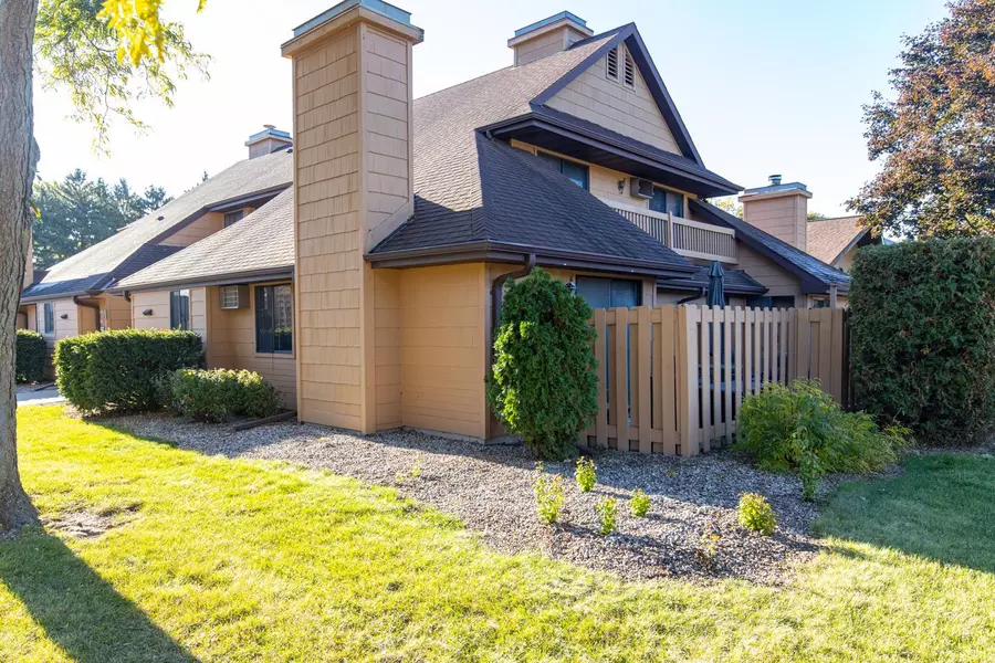 1377 W 18TH AVE, Oshkosh, WI 54902-6658