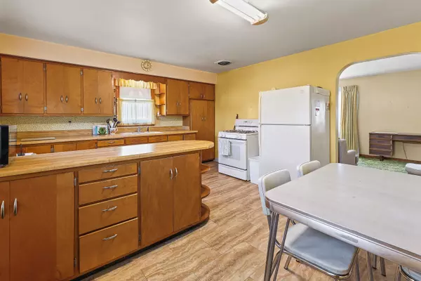 Manitowoc, WI 54220,1852 BELMONT ST