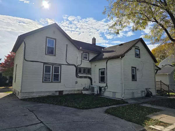 Appleton, WI 54911,520 W COMMERCIAL ST