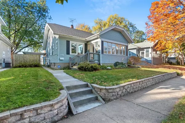 715 JAMES ST, Green Bay, WI 54303