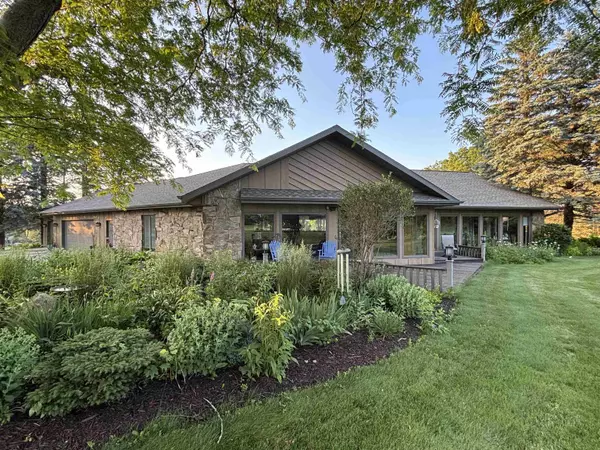 N2748 ALPHORN LN, Center, WI 54913-9772