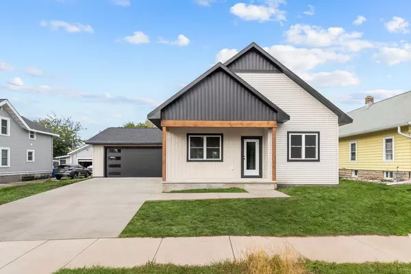 Oshkosh, WI 54902,1657 OREGON ST