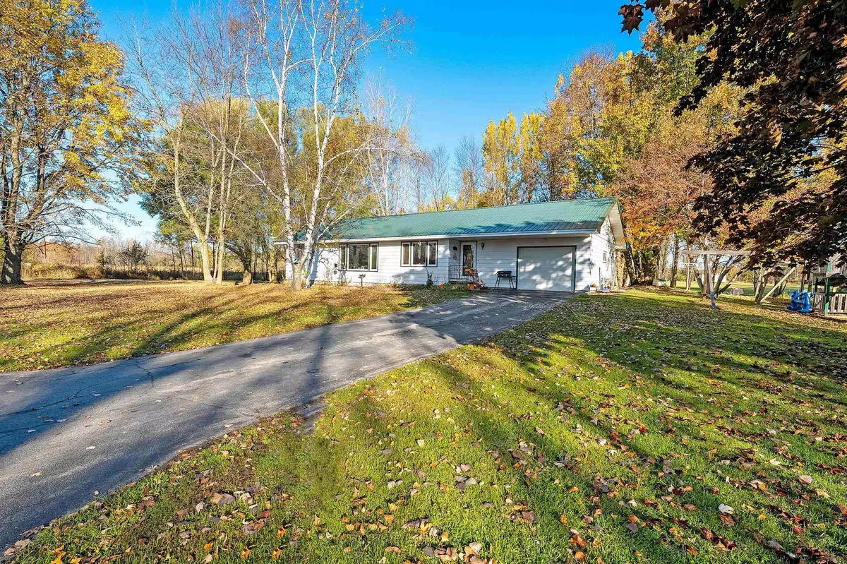 Marinette, WI 54143,W4716 APPLE LN