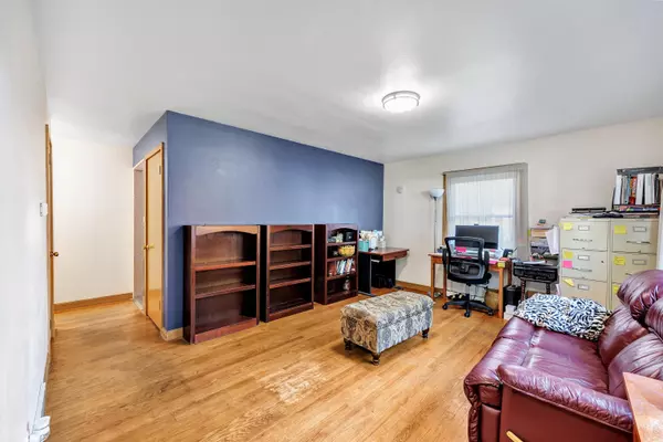 Green Bay, WI 54304-2338,1252 MARIAN LN