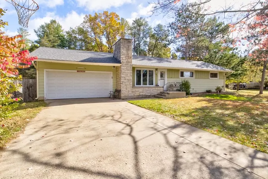 2534 NA WA KA DR, Marinette, WI 54143