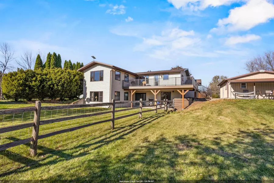 4471 GRIMSON RD, Oshkosh, WI 54904