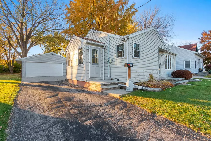 517 GERTRUDE ST, Kaukauna, WI 54130-1425