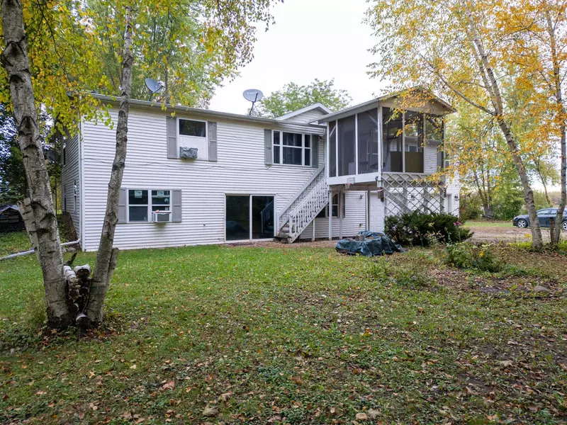 7707 QUIGLEY RD, Omro, WI 54963