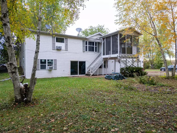 7707 QUIGLEY RD, Omro, WI 54963