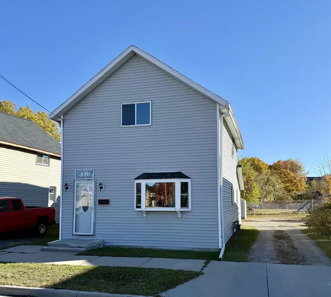 830 WELLS ST, Marinette, WI 54143