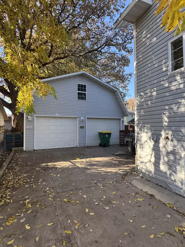 Green Bay, WI 54303-1729,955 DENIS PL