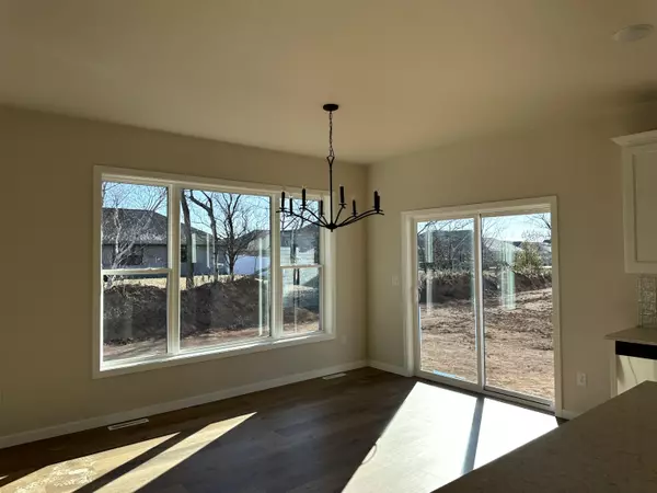 De Pere, WI 54115,1432 CROSSROADS DR